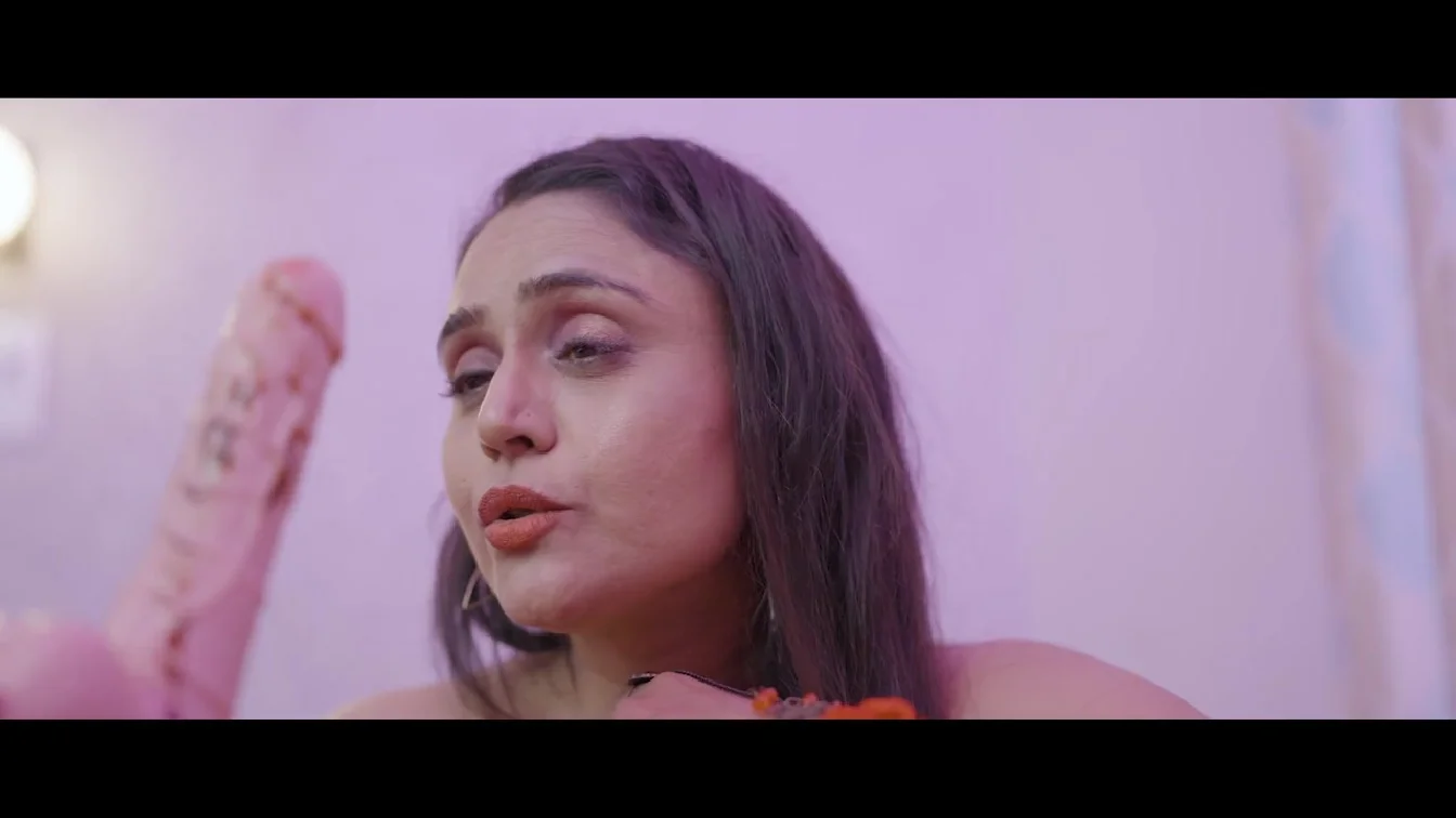 Pallavi Patil Solo Uncut